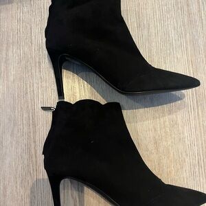 STUNNING BRUNO MAGLI BLACK SUEDE BOOTS NEW
